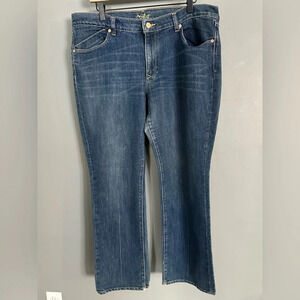 Old Navy Women's‎ The Flirt Bootcut Dark Wash Jeans. Size 16